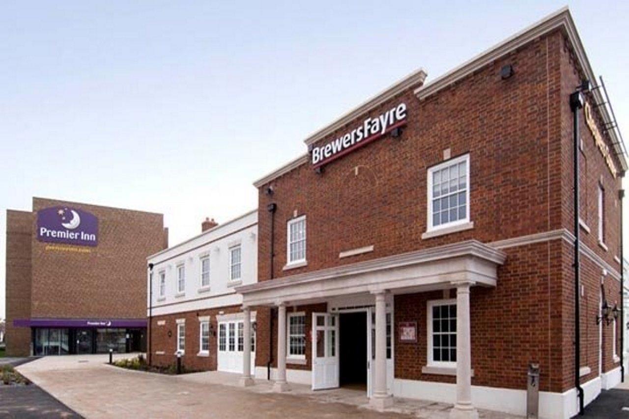 Premier Inn London Dagenham Esterno foto