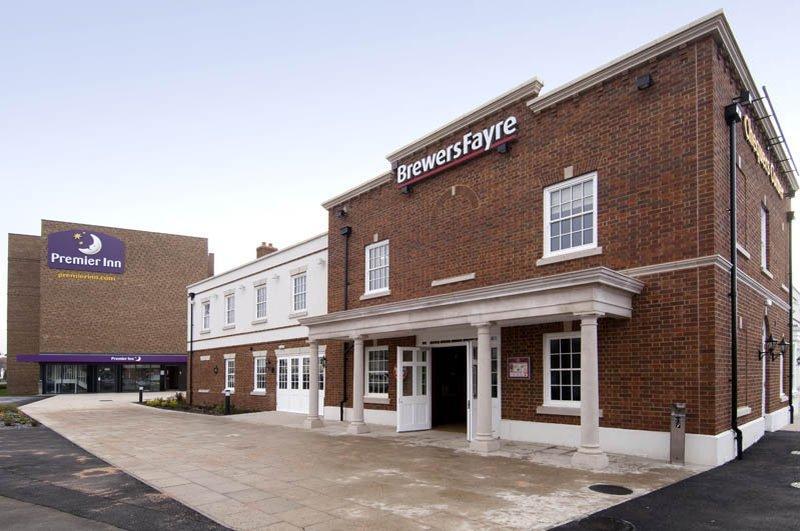 Premier Inn London Dagenham Esterno foto