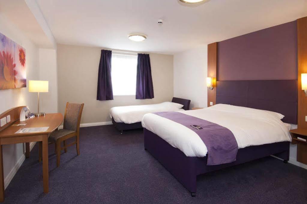 Premier Inn London Dagenham Esterno foto