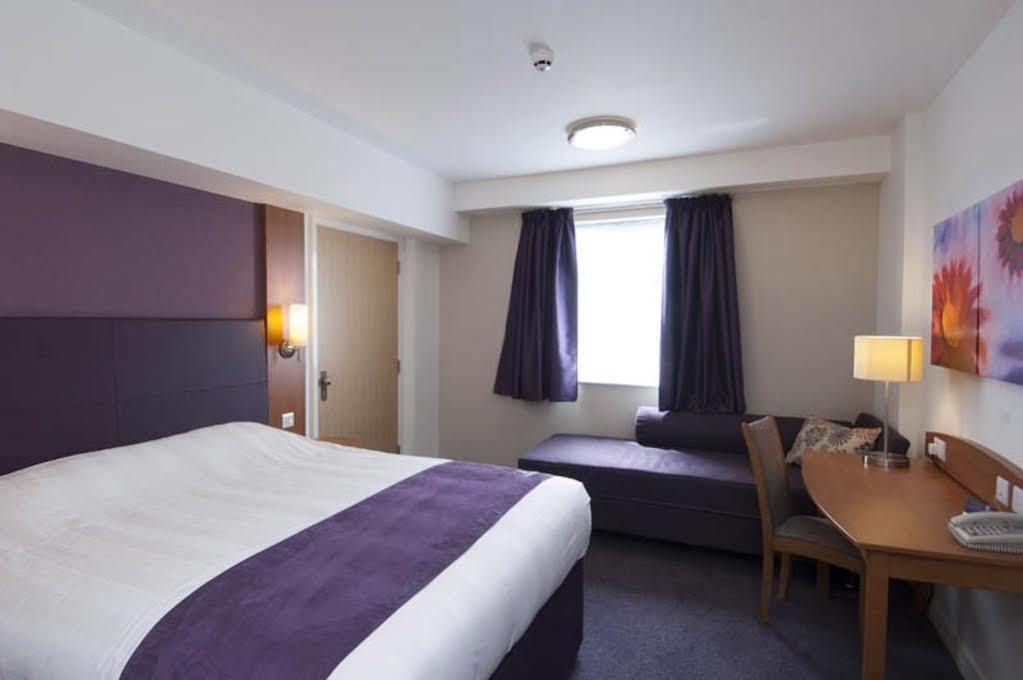 Premier Inn London Dagenham Esterno foto