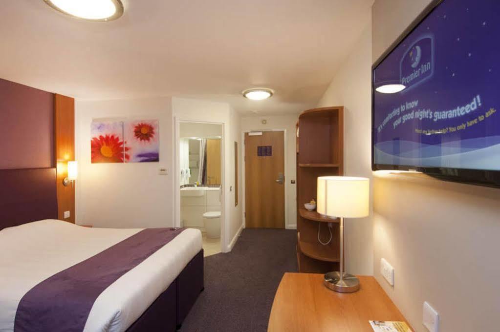 Premier Inn London Dagenham Esterno foto