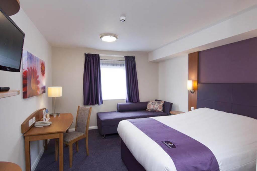 Premier Inn London Dagenham Esterno foto