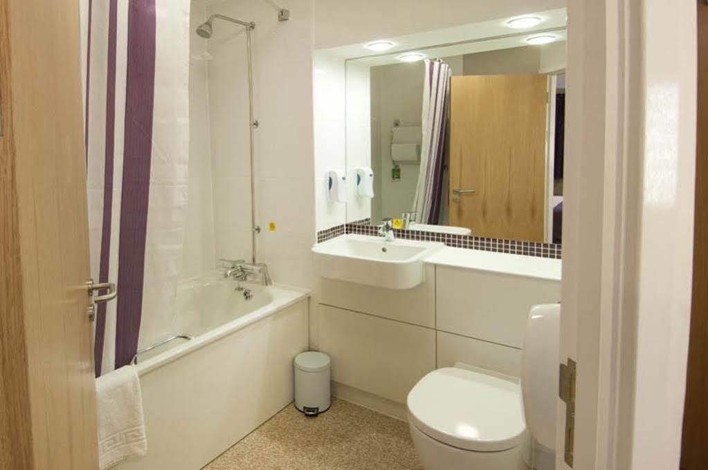 Premier Inn London Dagenham Esterno foto