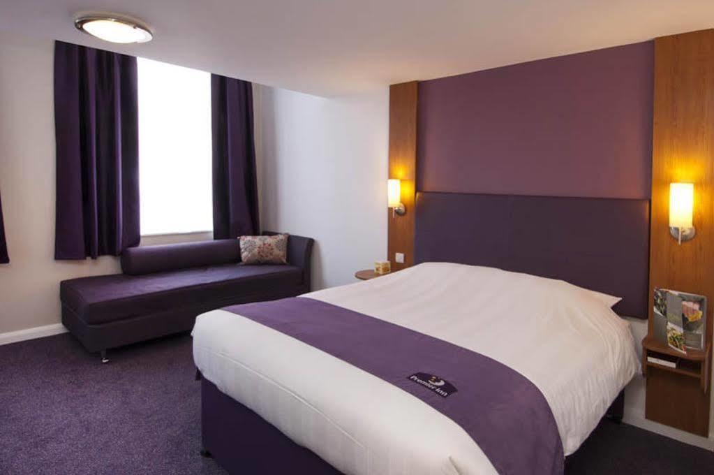 Premier Inn London Dagenham Esterno foto